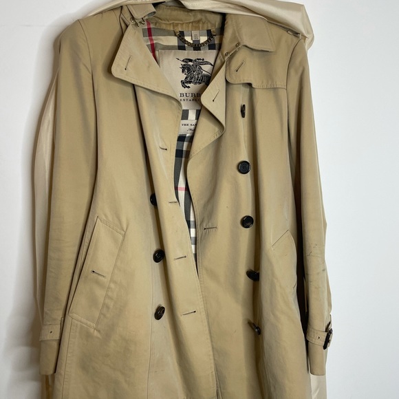 Burberry trenchcoat - Picture 8 of 10